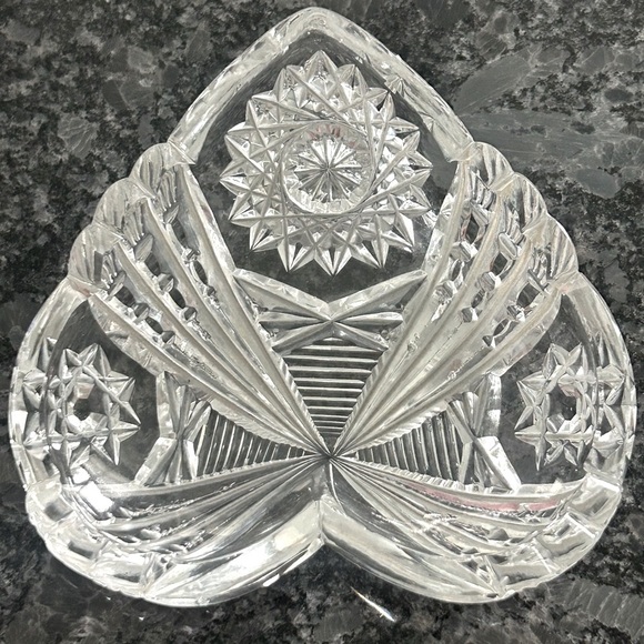 VINTAGE Heart-Shaped Crystal Decorative Bowl Trinket tray Ring holder Like new - Picture 9 of 14